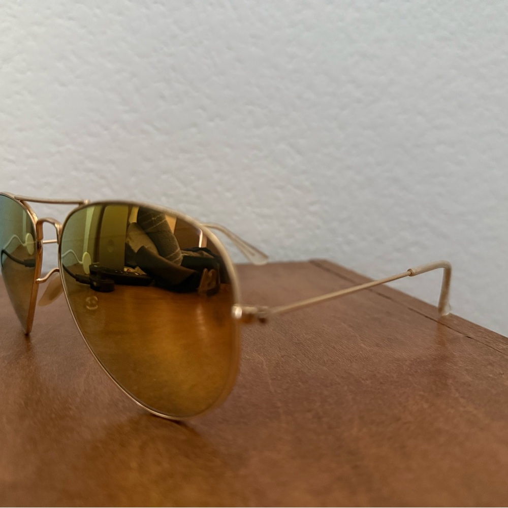 Ray-Ban Gold Frame Sunglasses with Pink Lenses Frame Size 58.14 - Picture 4 of 7